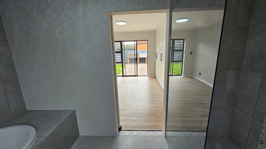 3 Bedroom Property for Sale in Dobson Western Cape